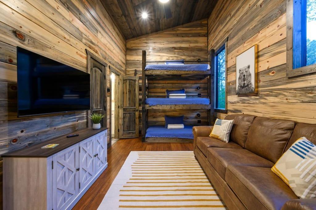 Brand New Luxury 2 Bedroom With Loft And Spa Sleeps 10 Broken Bow Exterior photo