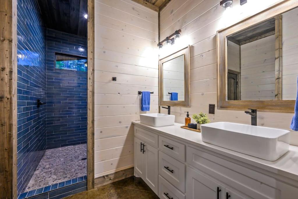 Brand New Luxury 2 Bedroom With Loft And Spa Sleeps 10 Broken Bow Exterior photo